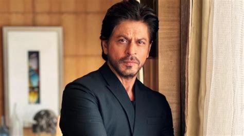  Il Grande Spettacolo di Shah Rukh Khan: Un Viaggio Emozionante tra Bollywood e l’Italia!